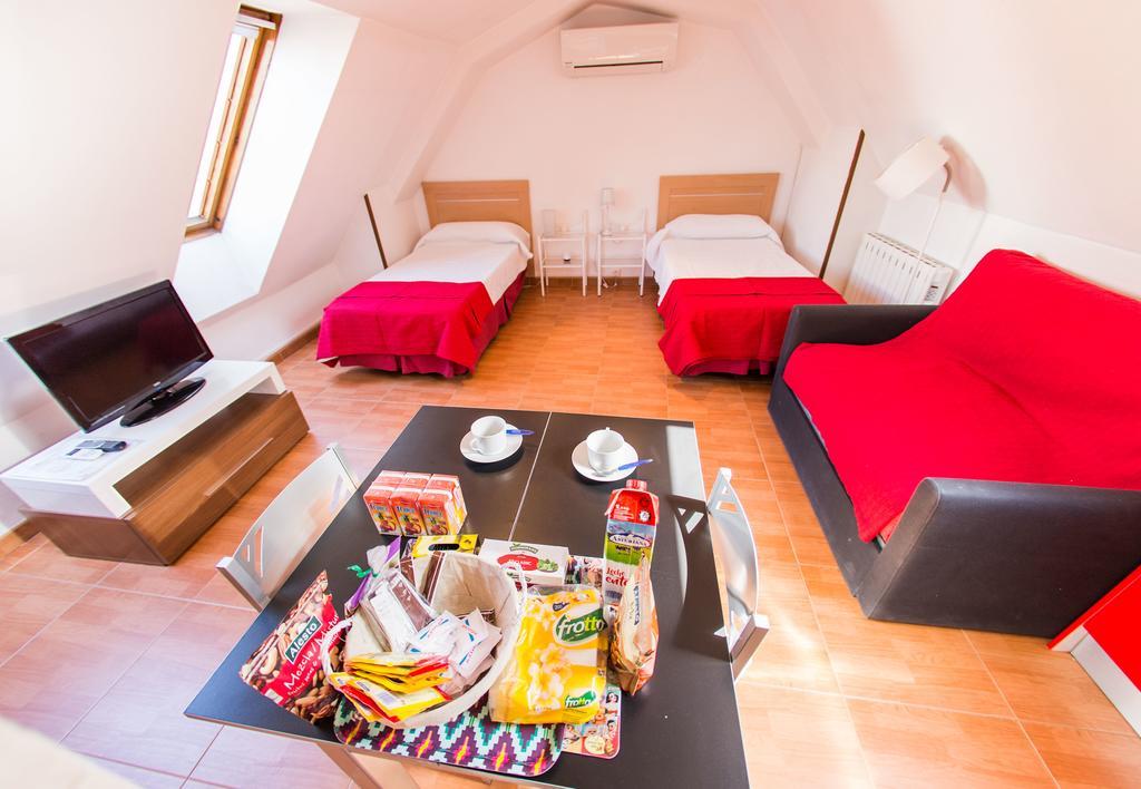 Apartamentos Madrid Centro Exteriör bild