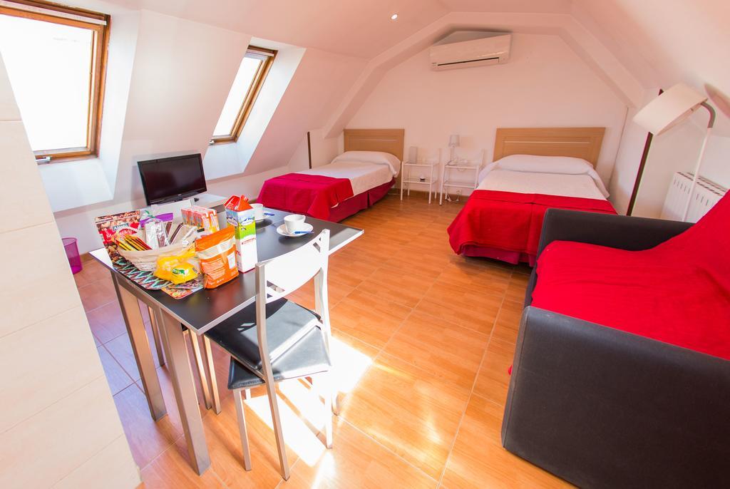 Apartamentos Madrid Centro Exteriör bild