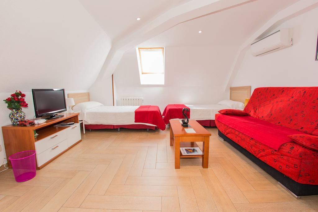 Apartamentos Madrid Centro Exteriör bild