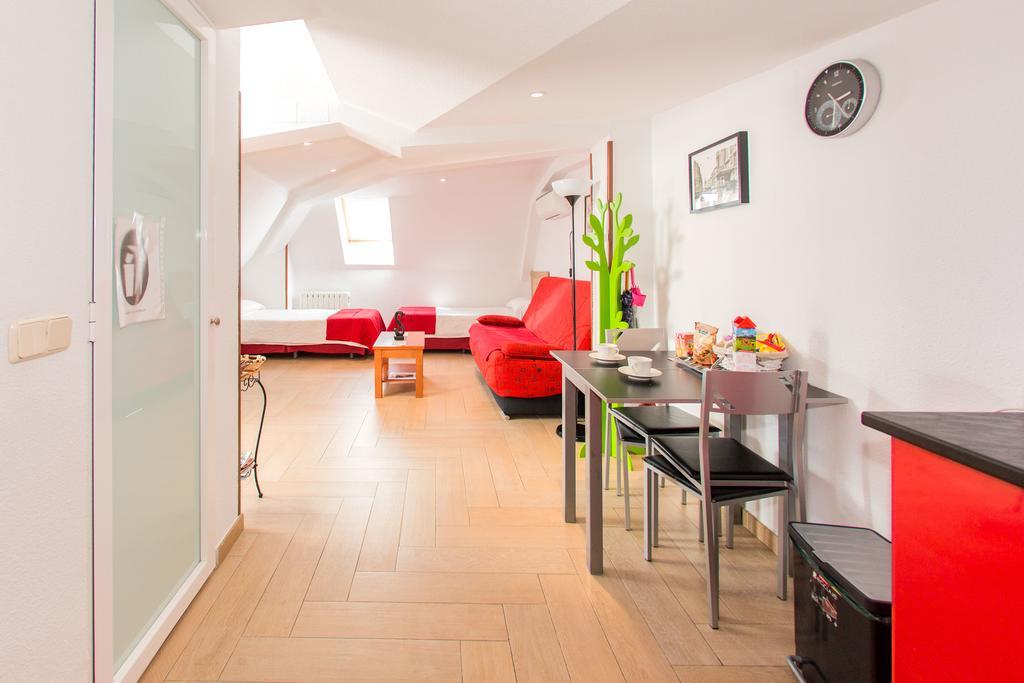 Apartamentos Madrid Centro Exteriör bild