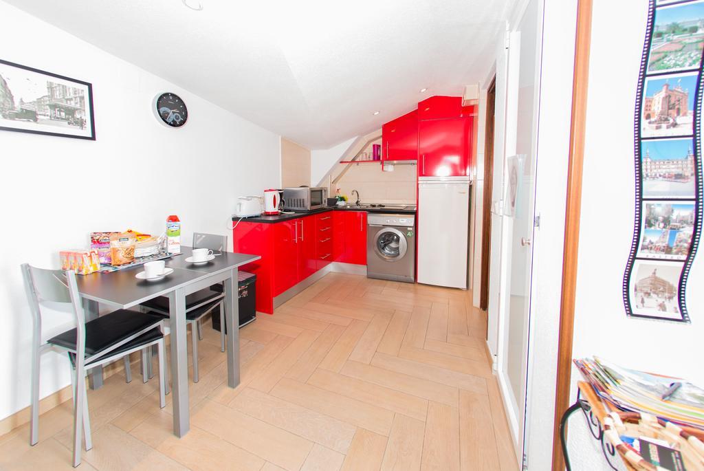 Apartamentos Madrid Centro Exteriör bild
